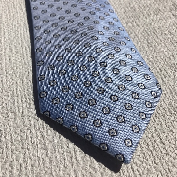 Jos. A. Bank Blue & Silver Tie - Picture 7 of 8